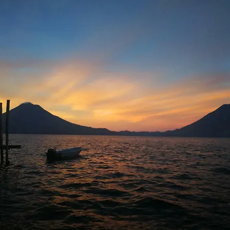 Atitlan Sunset Lodge Santa Cruz La Laguna Esterno foto